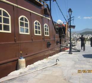 Piratenschiff im Hafen