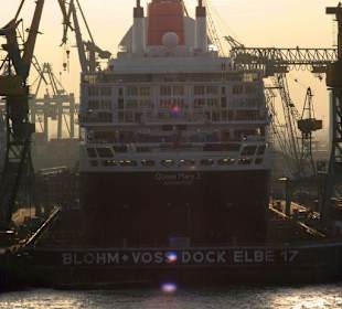 Die Queen Mary II im Trockendock