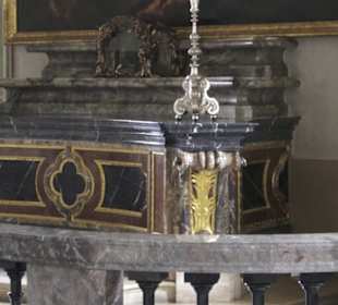 Katholische Hofkirche