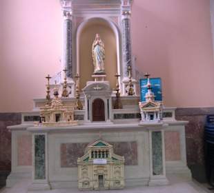 Altar in der Kirche