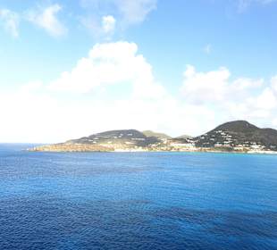 Einfahrt in den Hafen