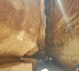 1,6 km lang, 50 Meter hoch, 10 Meter breit