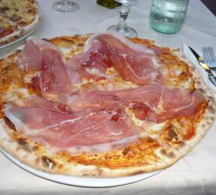 Superleckere Pizza con Crudo