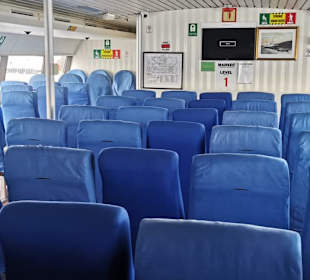 Der Beginn des Ausflugs mit der Fähre im Hafen