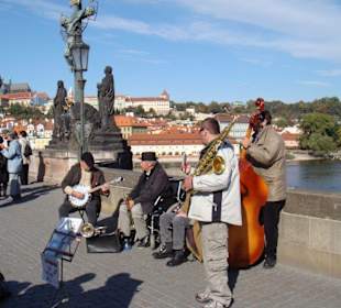 Kleinkünstler auf der karlsbrücke