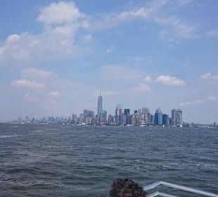 Liberty Island Boots Tour Sicht auf das Hotel 