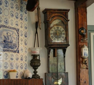 Alte Wanduhr
