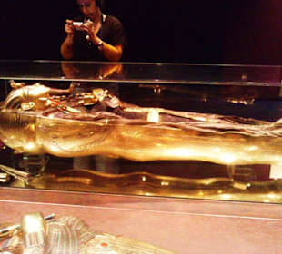 Geöffneter Sarkophag