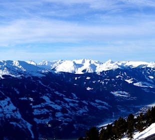 Ausblick vom gegenüberligenden Berg aufs Zillertal