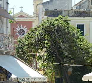Und überall lugt St. Spiridon hervor