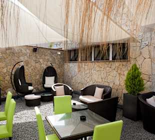 Anemoi Restaurant & Lounge