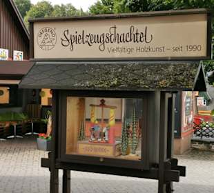Spielzeugschachtl  - Außen