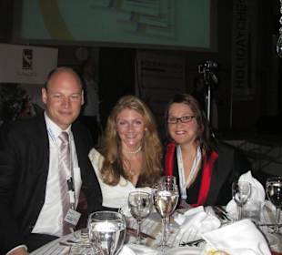 Markus Schott und Constanze Russ-Mohl von HC mit Katja Zimme