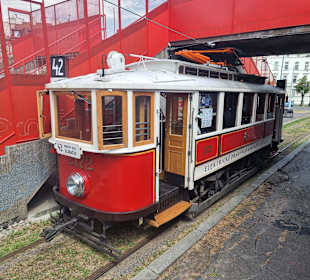 Eine der beiden Bahnen der historische Straßenbahn