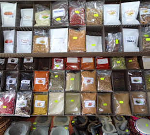 Rundgang über den Petit Marché von Saint-Denis