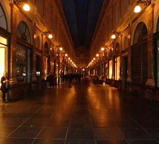 Die Galerie am Abend
