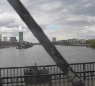 Blick von der Bahnbrücke (Abfahrt)