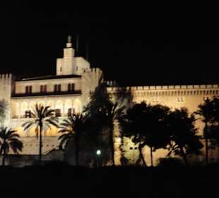 Kathedrale bei Nacht