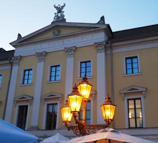 Das Theater am Abend