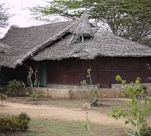 Achte auf den Wasserbehälter oben für die Dusche 