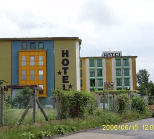 Contel Hotel von der Nordseite