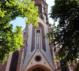 Portal und Turm der St.-Jacobi-Kirche