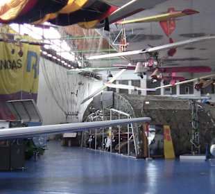 Flugzeughalle