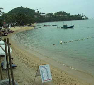 Weit entfernter Strand Maenam Beach