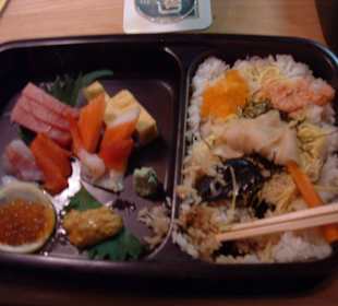 Sushi im Edelholzkästchen