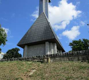 Monumentul Eroii Neamului