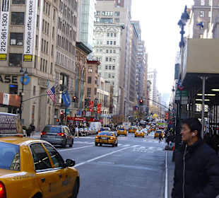 Direkt vor dem Hotel Park Central