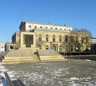 Jüdisches Ehrenmal am Opernhaus