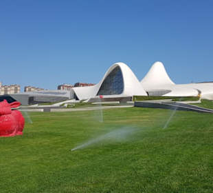 Heydar Aliyev Center (otoczenie)