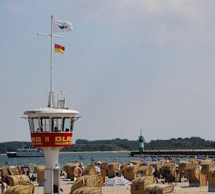 Die DLRG wacht am Strand
