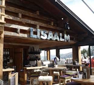 Auf die Bar in der Lisa Alm