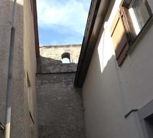 Stadtmauer mit Wehrgang