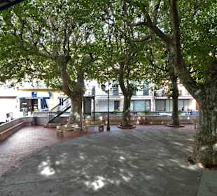 Am Dorfplatz in der Altstadt von Cerbère