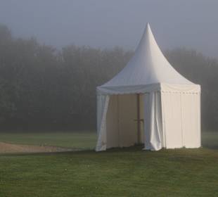 Die Anlage im Frühnebel