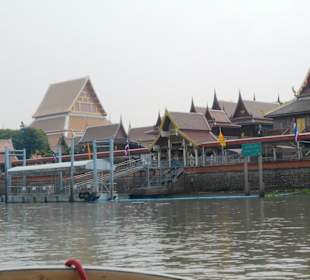 Wat Phanan Choeng