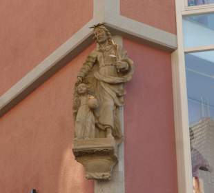 Karlstadt: Hausfigur in der Altstadt