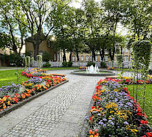 Nidarosdom Vorgarten