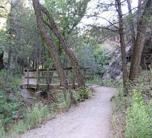 Fußweg zu den Gila Cliff Dwellings