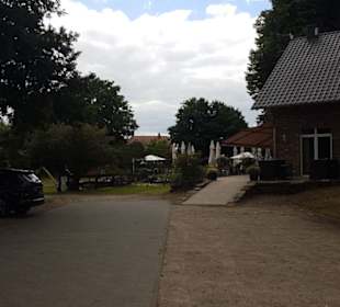 Ausreichend Parkplätze