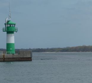 Blick zum Leuchtfeuer / Leuchtturm auf Nordermole