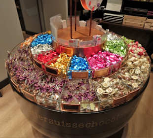 Rundgang durch die Läderach-Filiale in Köln