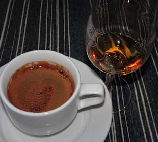 Mokka und Metaxa als Abschluss in der "Olive"