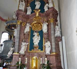 Der Apostel-Altar der Pfarrkirche