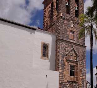 Der Turm war wehrhaft