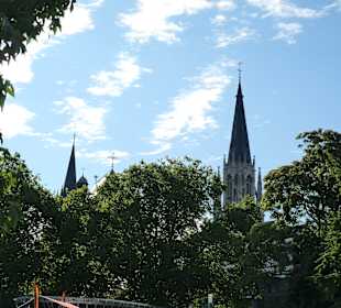 Beliebter Park und Treffpunkt beim Elisenbrunnen