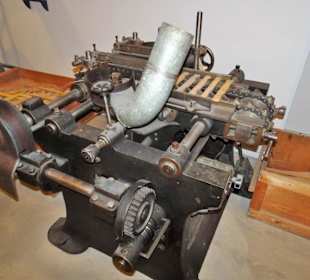 Maschine zur Rahmenbearbeitung der Tafeln